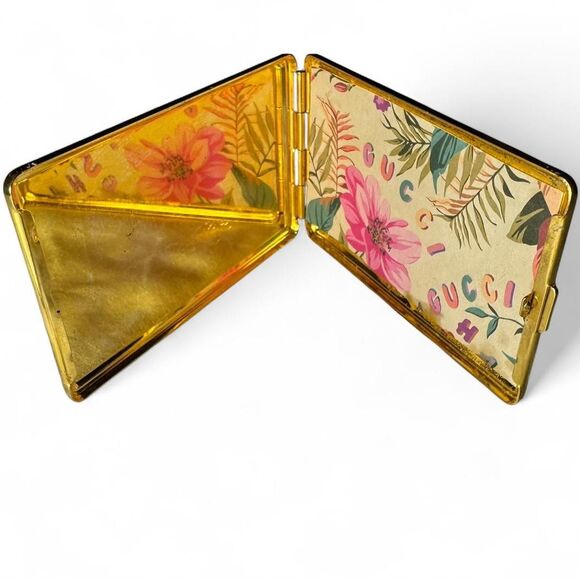 New Bombay Company - Card Holder from the Socialite Collection. - Picture 3 of 6